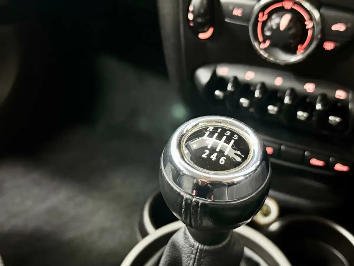 2012-mini-countryman-16-one-98bhp-big-16