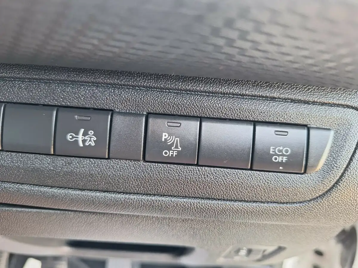2019-peugeot-208-12-puretech-signature-big-19