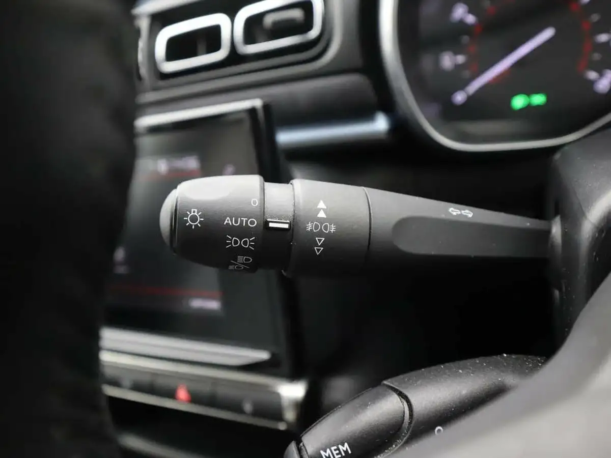 2023-citroen-c3-12-puretech-elle-83ps-ss-big-30