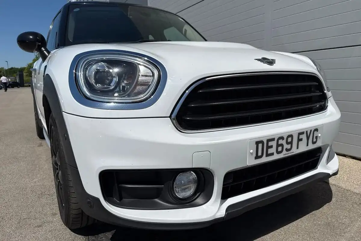 2019-mini-countryman-15-cooper-classic-big-8
