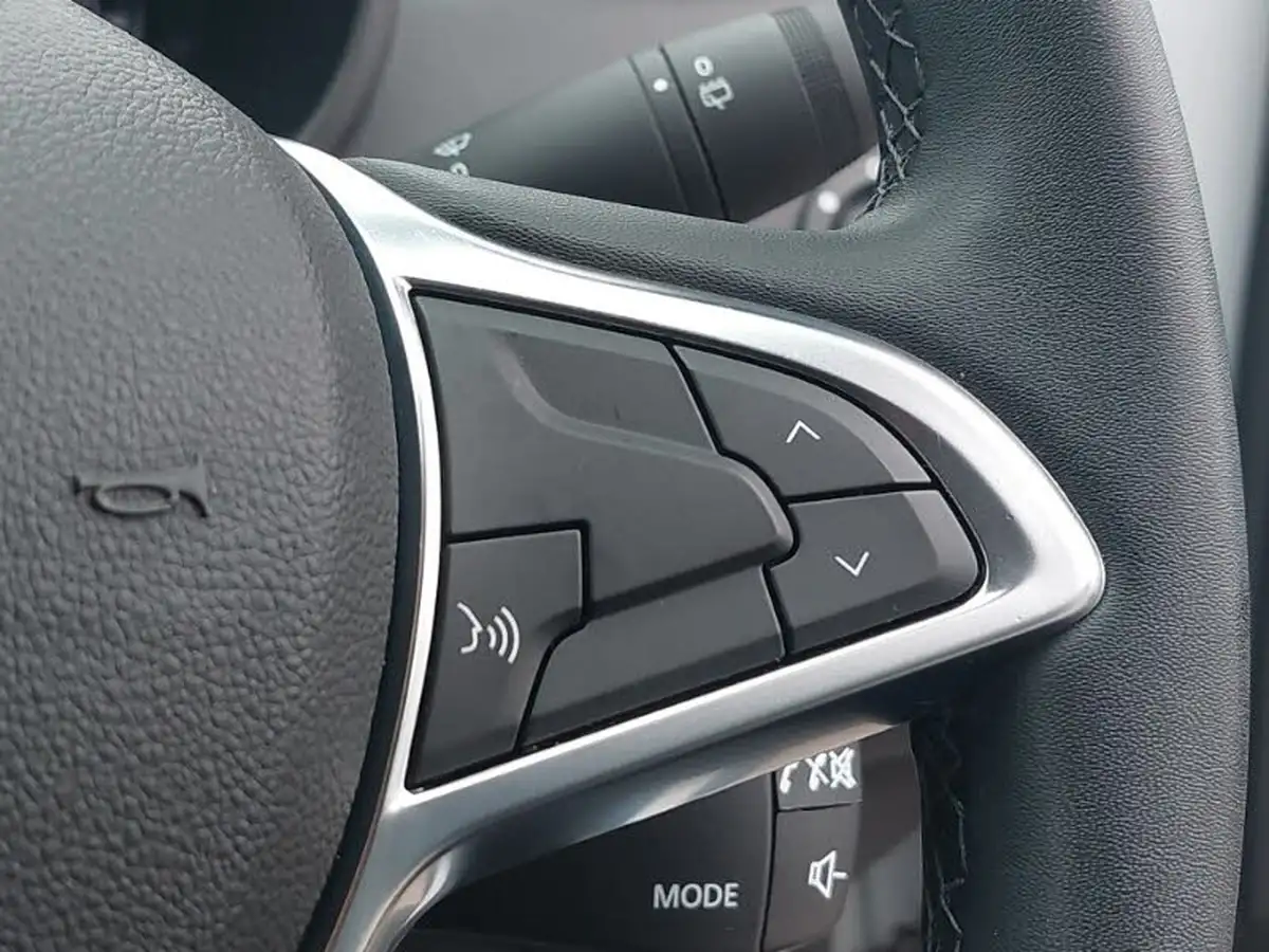 2022-dacia-duster-13-tce-comfort-130hpeu6d-4x2-window-van-big-13