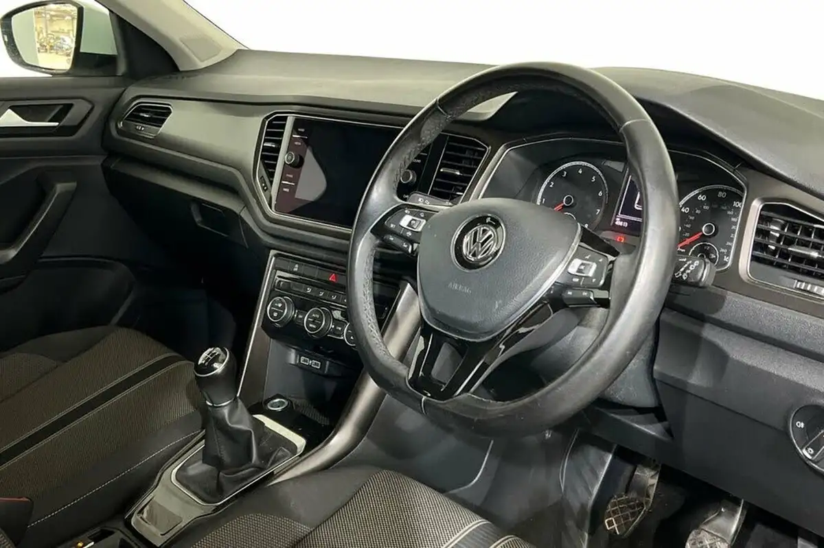2019-volkswagen-t-roc-10-tsi-se-big-8