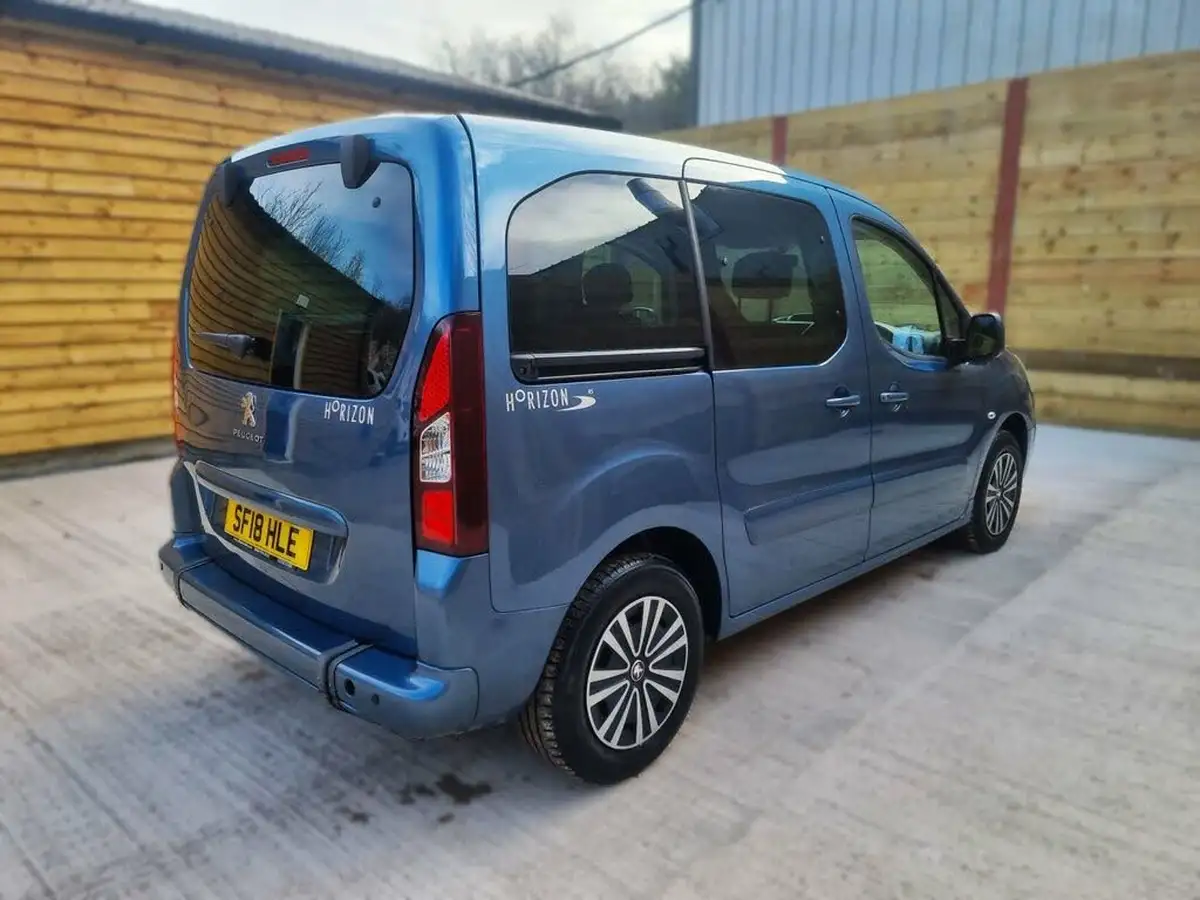 2018-peugeot-partner-big-11
