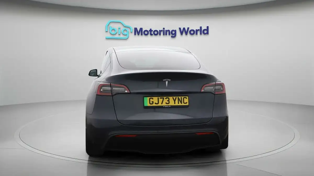 2023-tesla-model-y-e-rwd-big-6