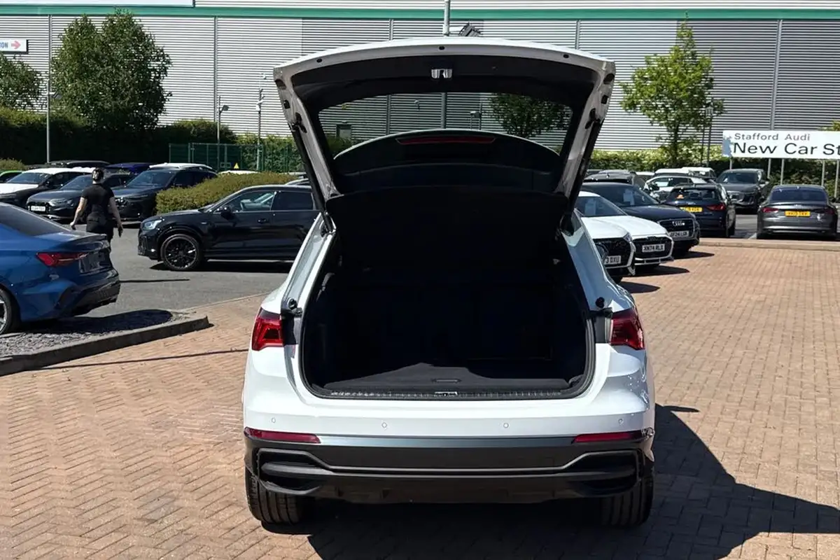 2023-audi-q3-14-45-tfsi-e-black-edition-station-wagon-big-38