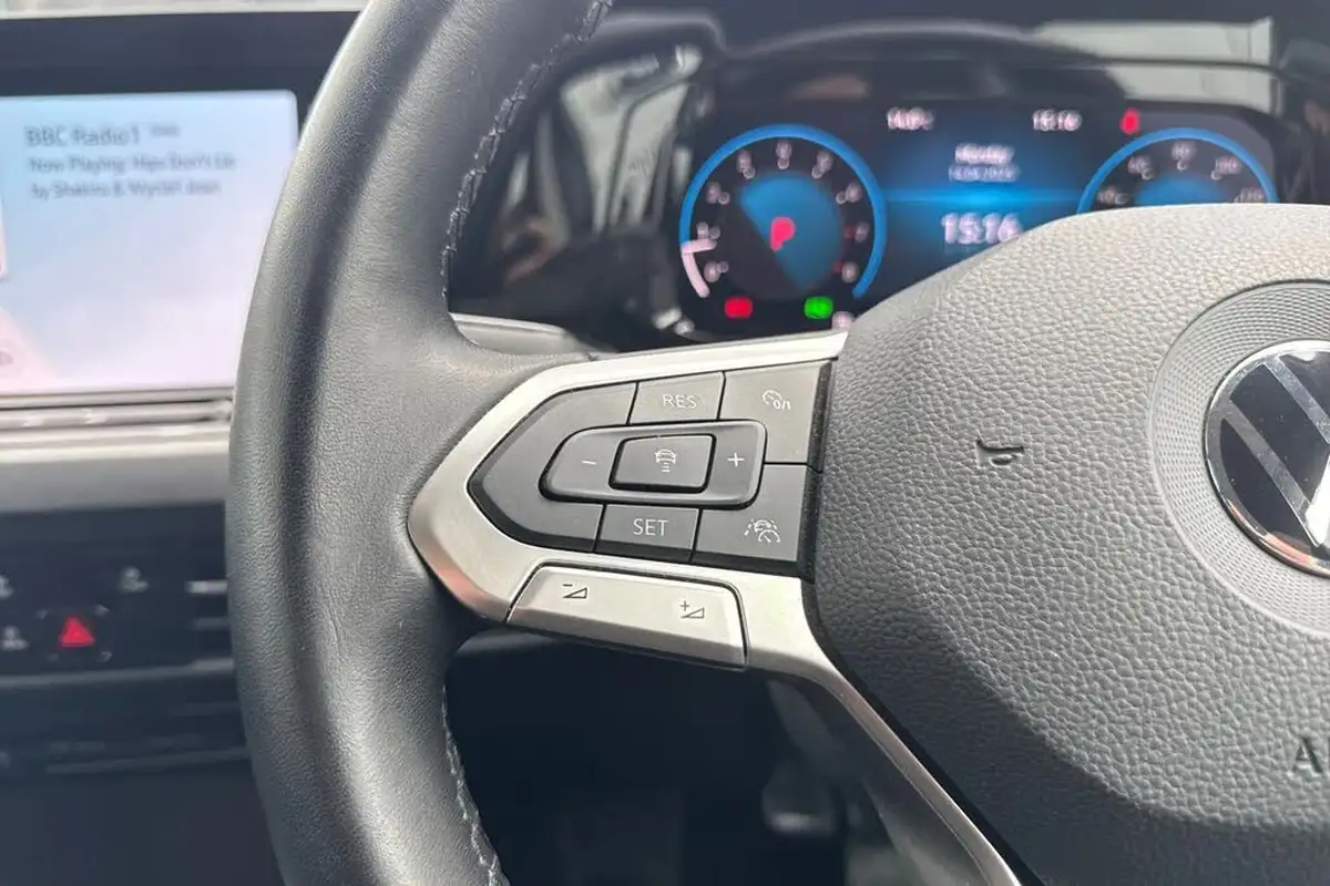2022-volkswagen-golf-15-etsi-style-150ps-hatchback-big-37