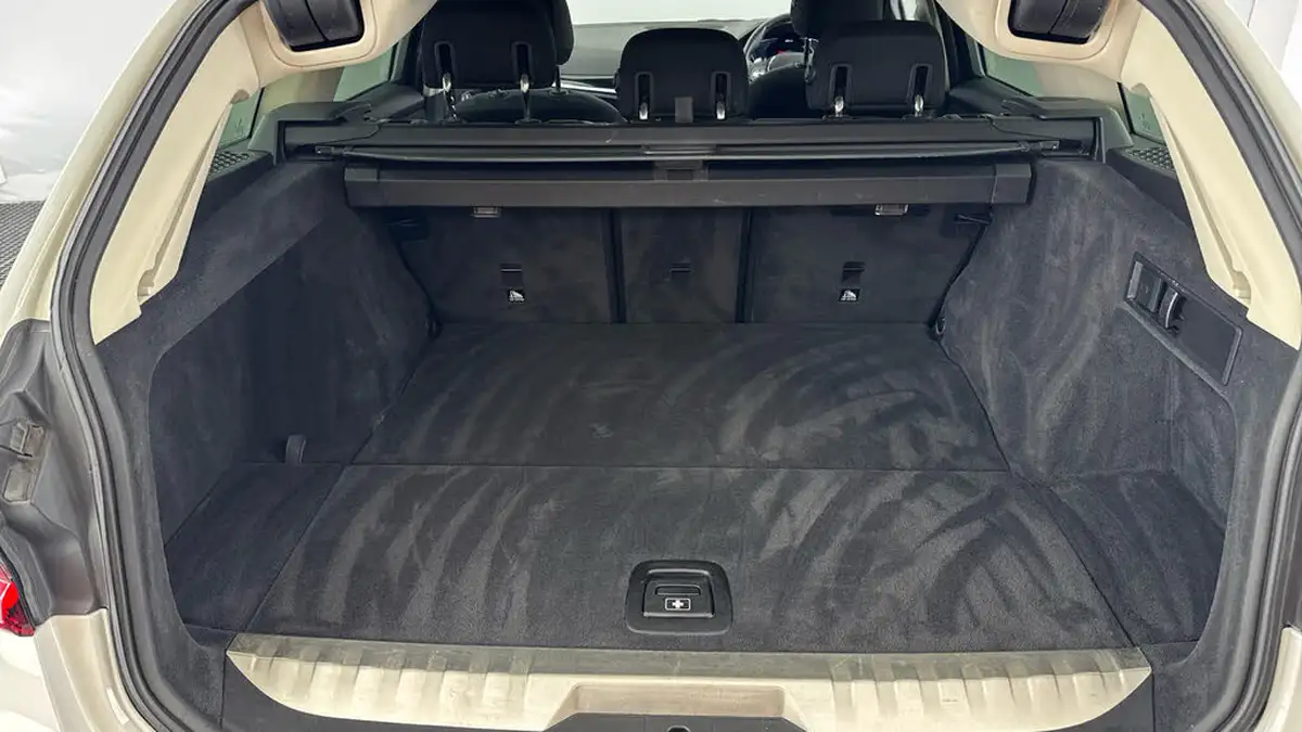 2021-bmw-3-series-20-330e-se-pro-touring-5d-big-14