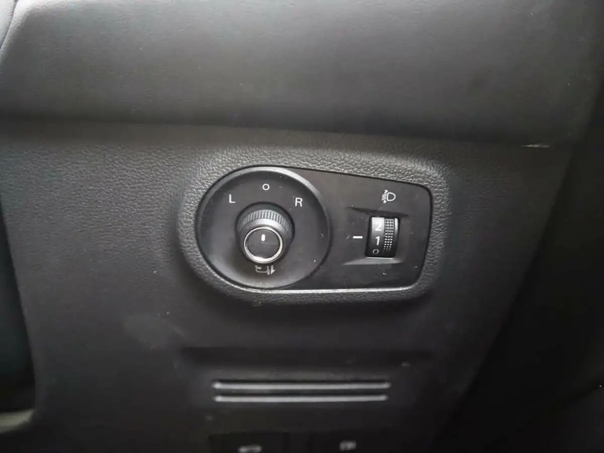 2024-mg-zs-suv-15-vti-tech-exclusive-big-36