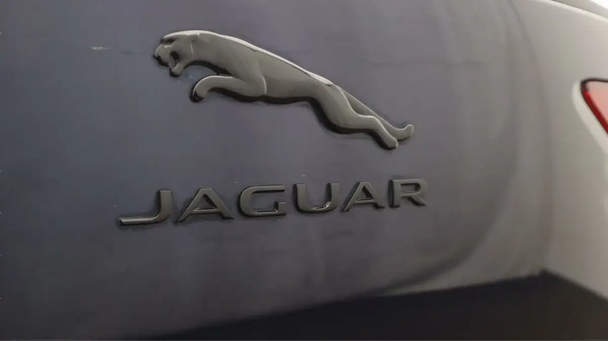 2022-jaguar-i-pace-ev400-hse-black-big-21