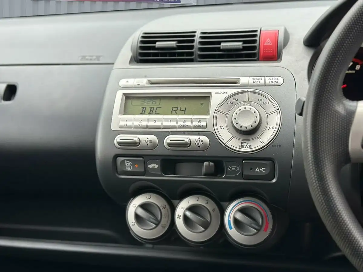 2008-honda-jazz-14-se-big-28