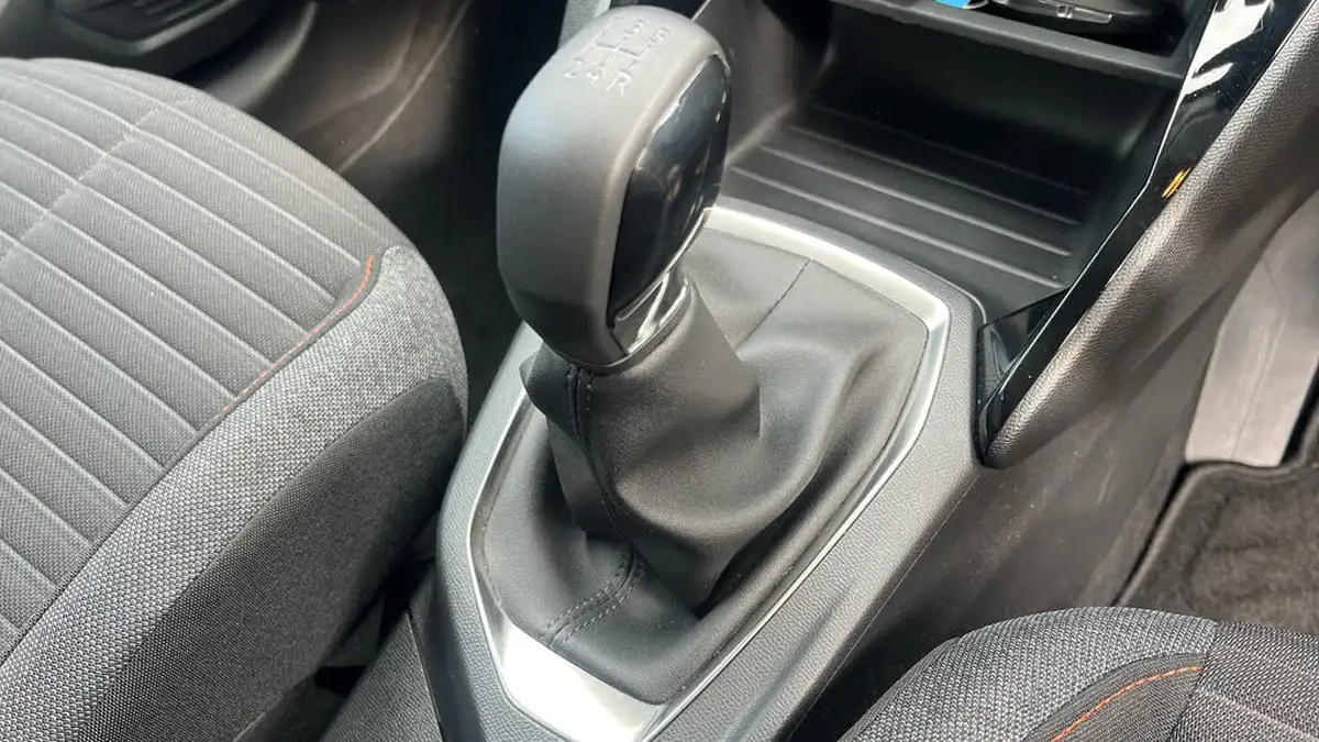 2022-peugeot-208-12-puretech-active-premium-75ps-big-19