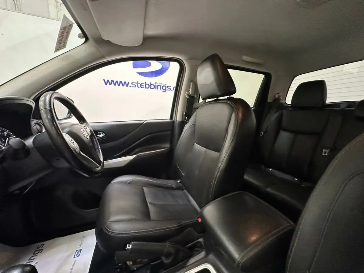 2019-nissan-navara-23dci-tt-tekna-8-navileather-auto-big-25