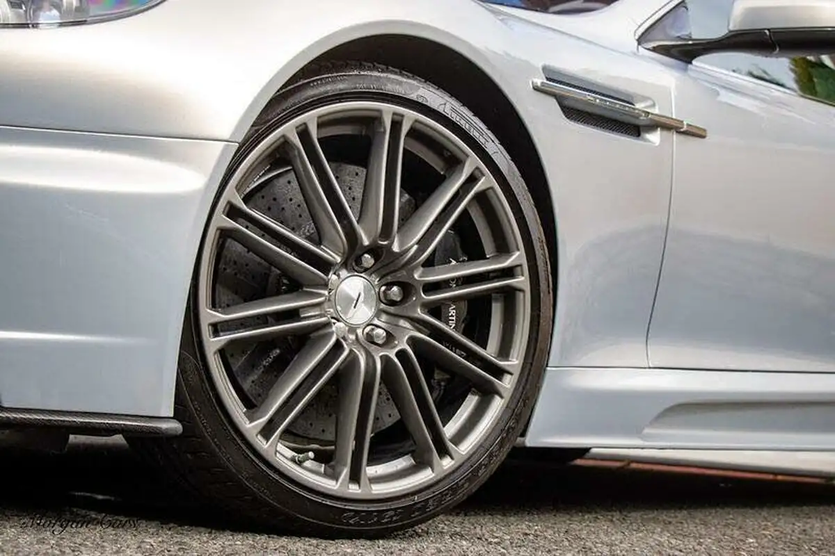 2009-aston-martin-dbs-60-touchtronic-big-23