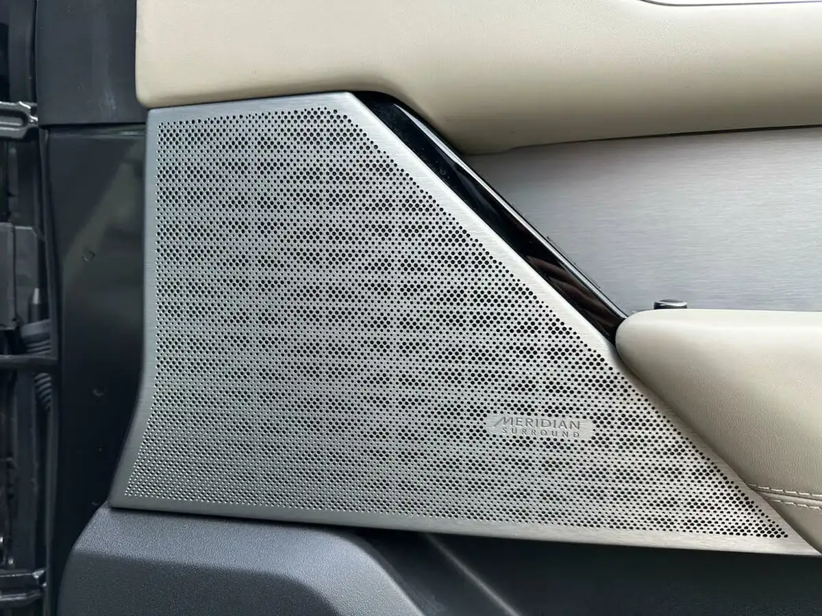 2019-land-rover-range-rover-velar-20-d240-r-dynamic-hse-big-28
