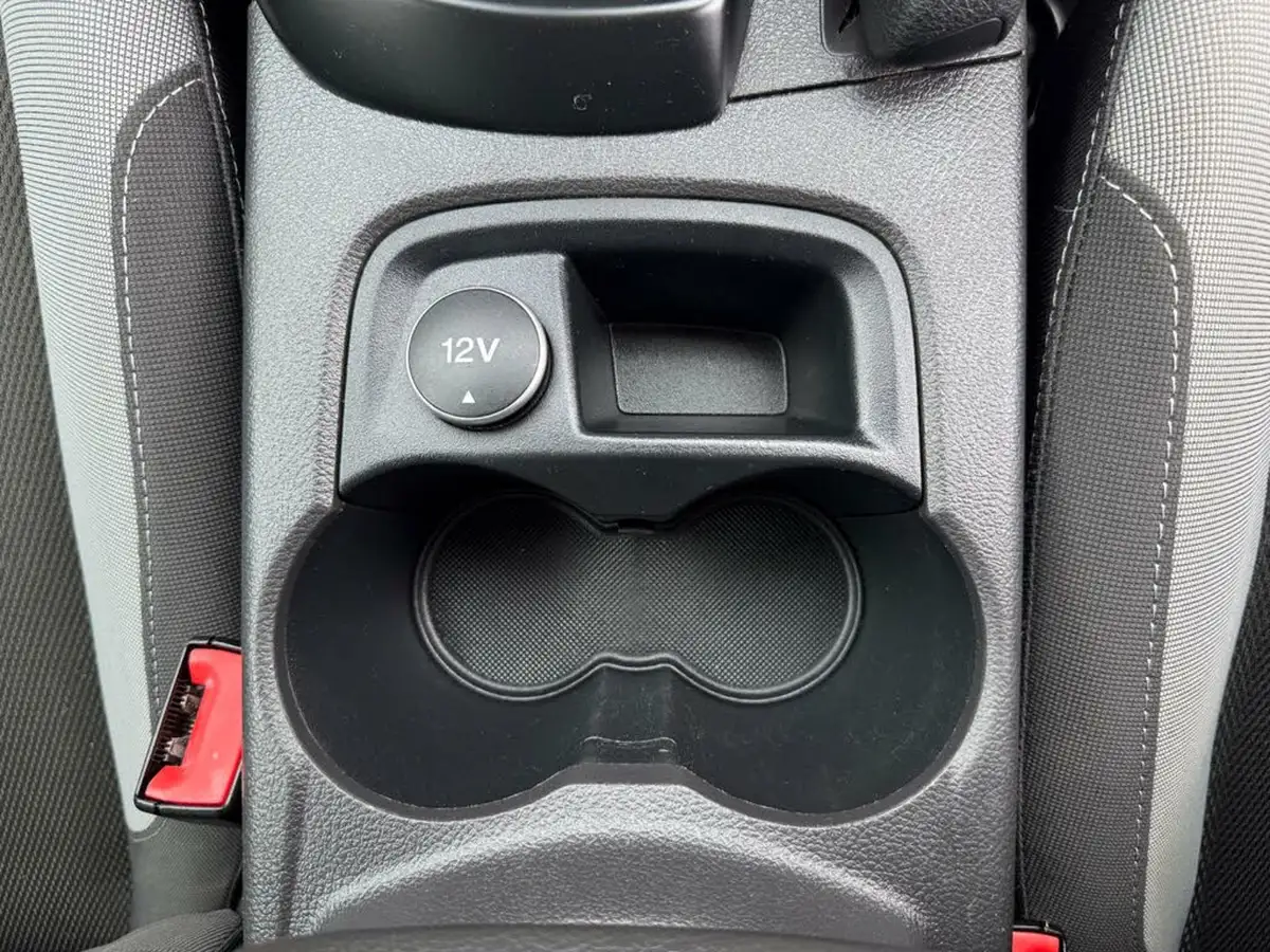 2012-ford-focus-16-zetec-ti-vct-125ps-hatchback-big-18