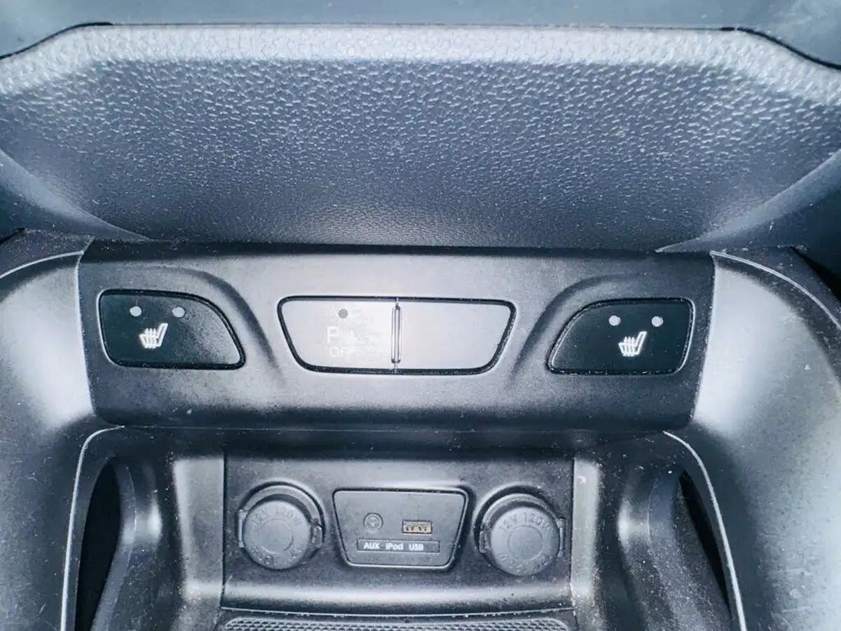 2011-hyundai-ix35-17td-style-big-12