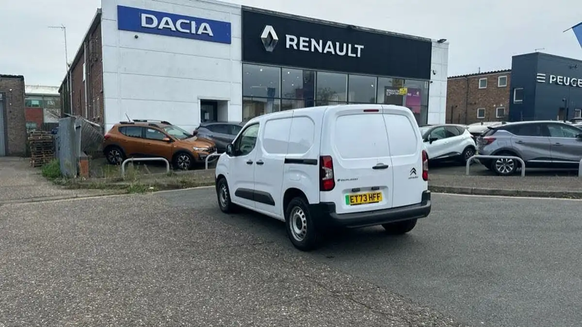 2024-citroen-berlingo-big-4