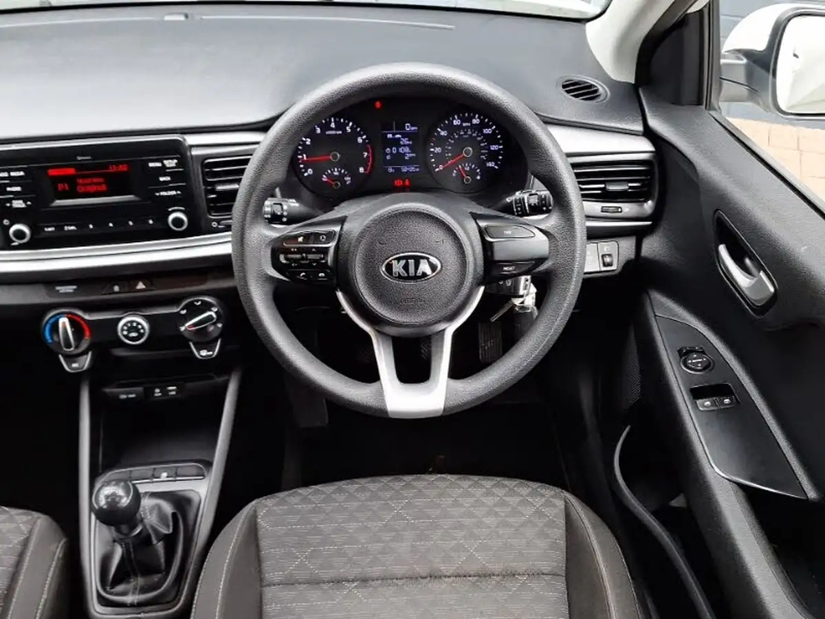 2017-kia-rio-125-1-83bhp-isg-5d-big-6