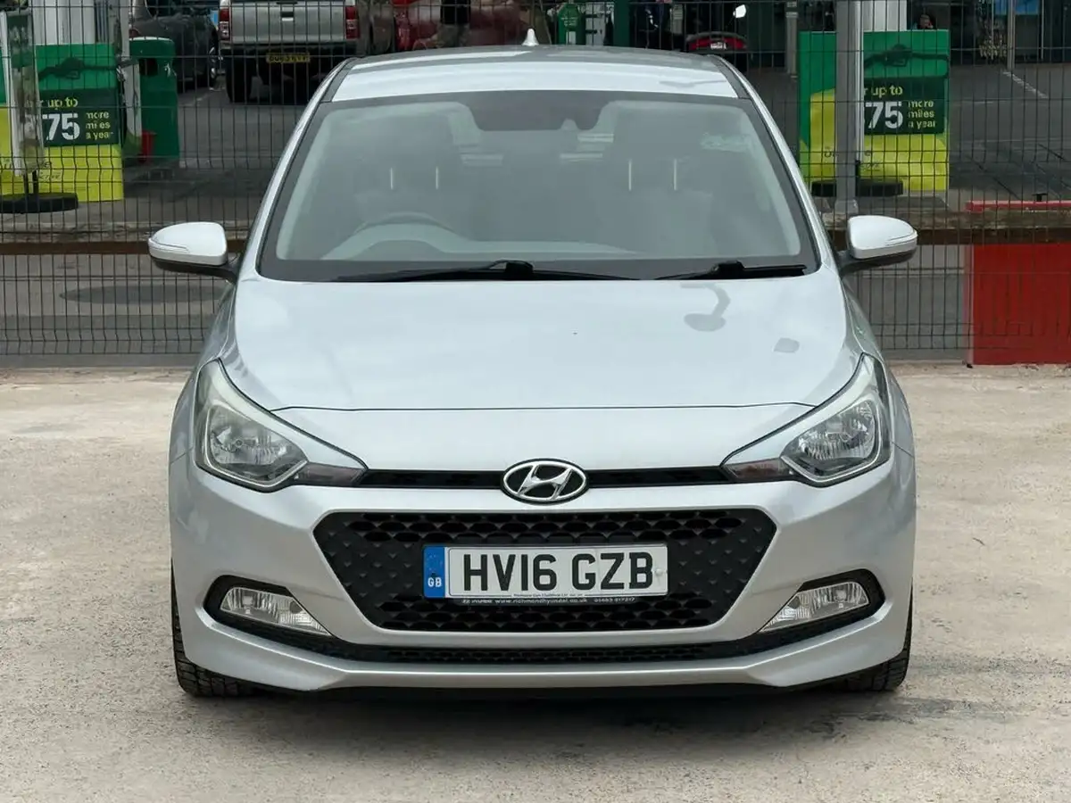 2016-hyundai-i20-12-blue-drive-se-hatchback-5d-big-5