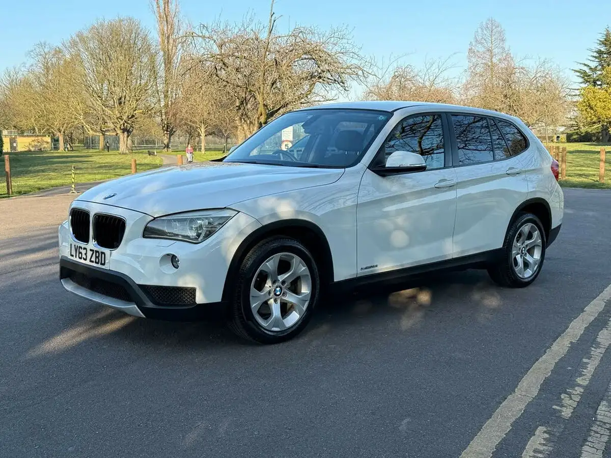 2013-bmw-x1-big-11
