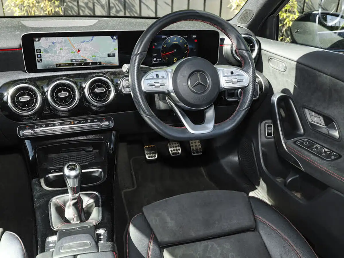 2020-mercedes-benz-a-class-13-a200-amg-line-executive-saloon-4d-big-6