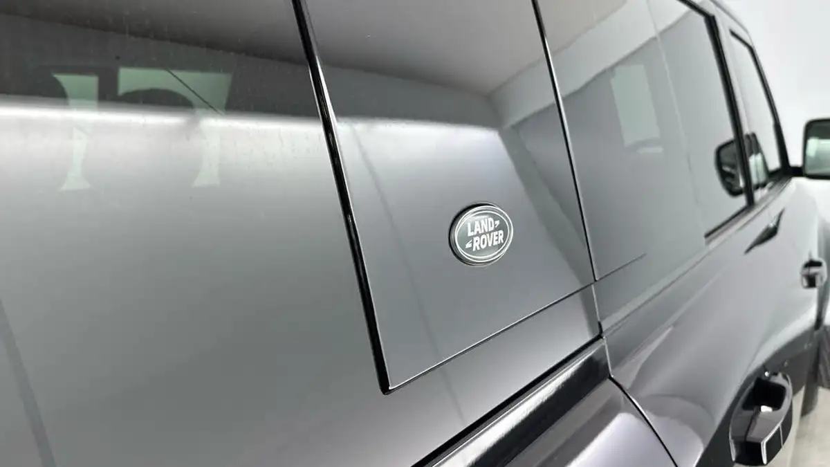 2021-land-rover-110-defender-30-d200-se-big-25