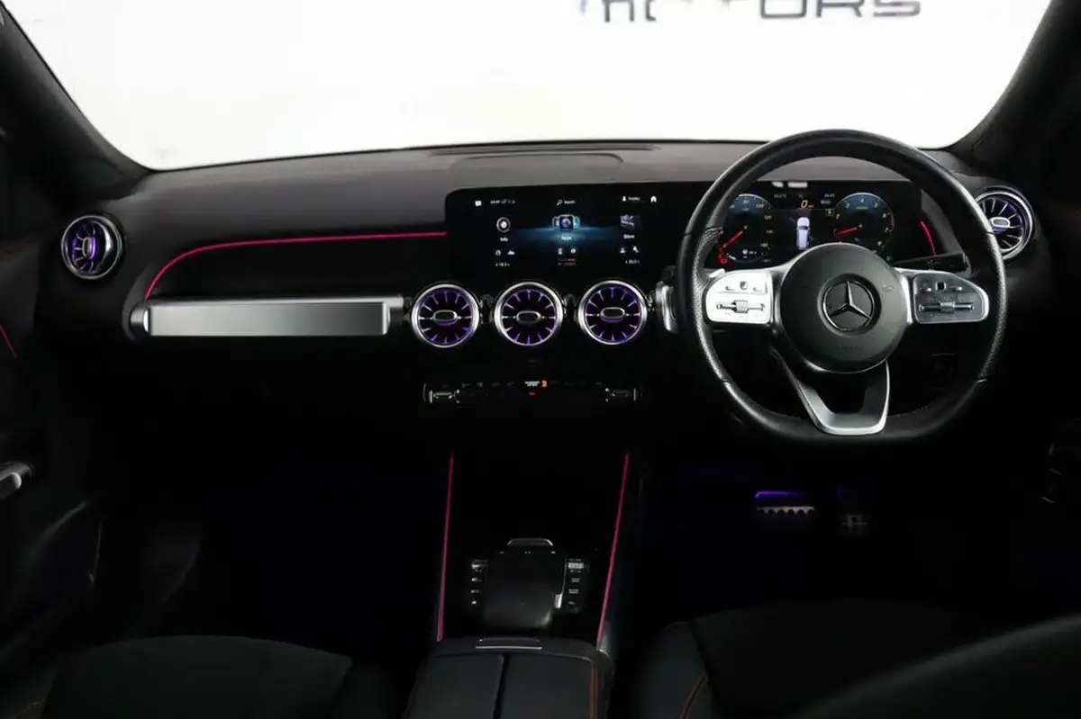 2021-mercedes-benz-glb-class-13-glb200-amg-line-premium-7g-tronic-big-8