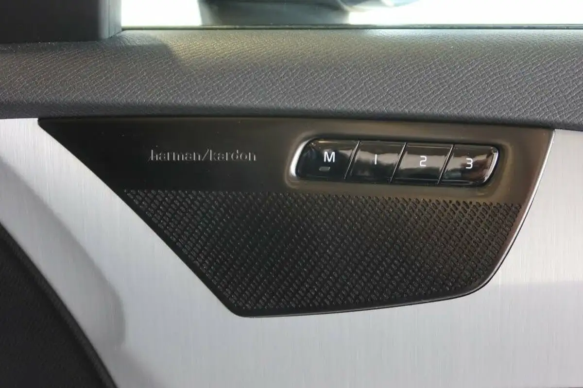 2021-volvo-xc90-20td-b5-momentum-big-13