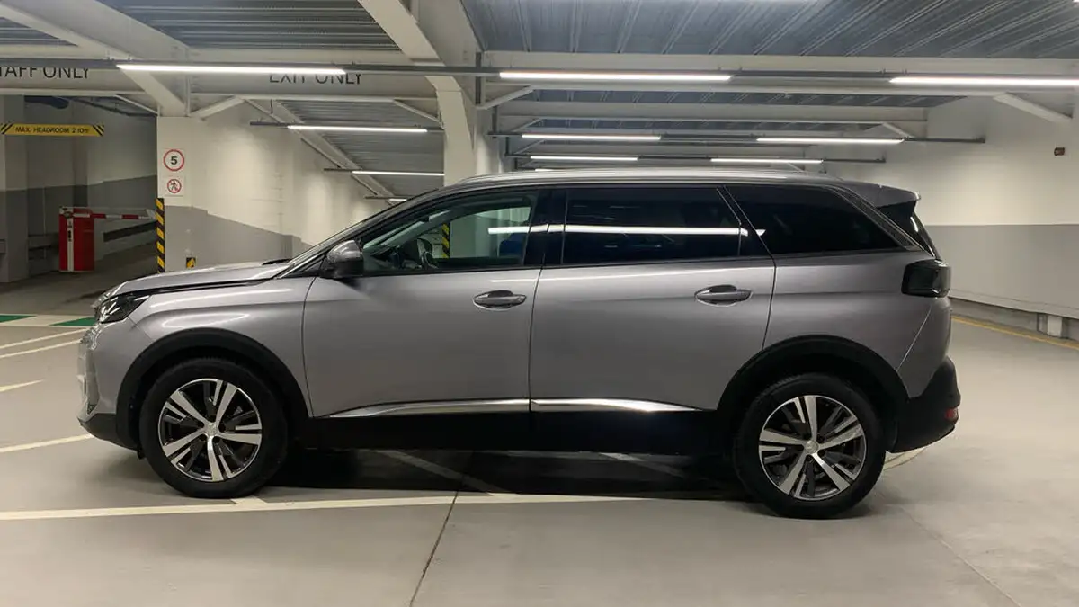 2021-peugeot-5008-suv-12-puretech-allure-premium-eat8-big-5