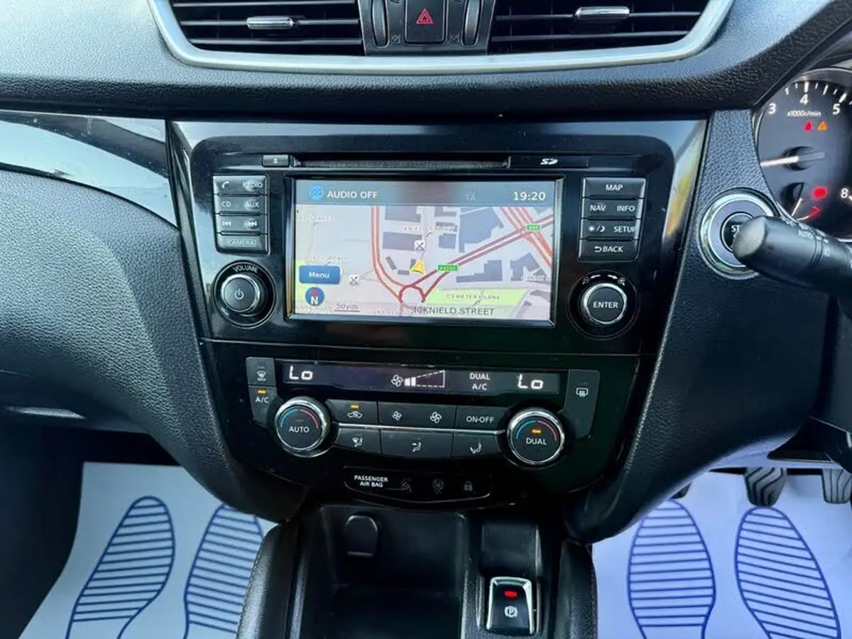 2015-nissan-qashqai-12-n-tec-big-14
