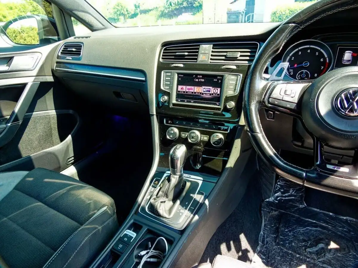 2016-volkswagen-golf-20-tsi-r-4motion-bmt-ss-hatchback-5d-dsg-big-22
