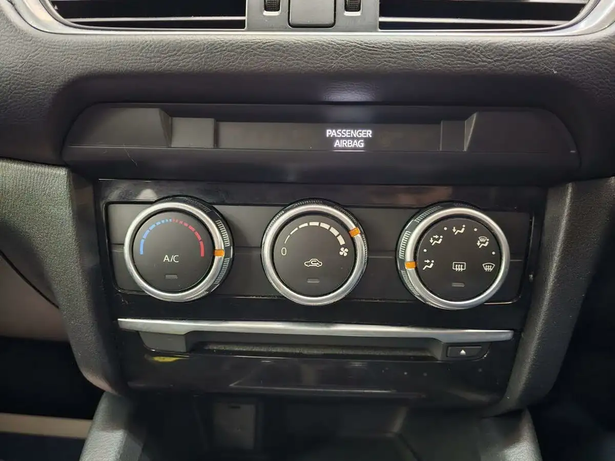 2016-mazda-mazda6-20-se-nav-big-16