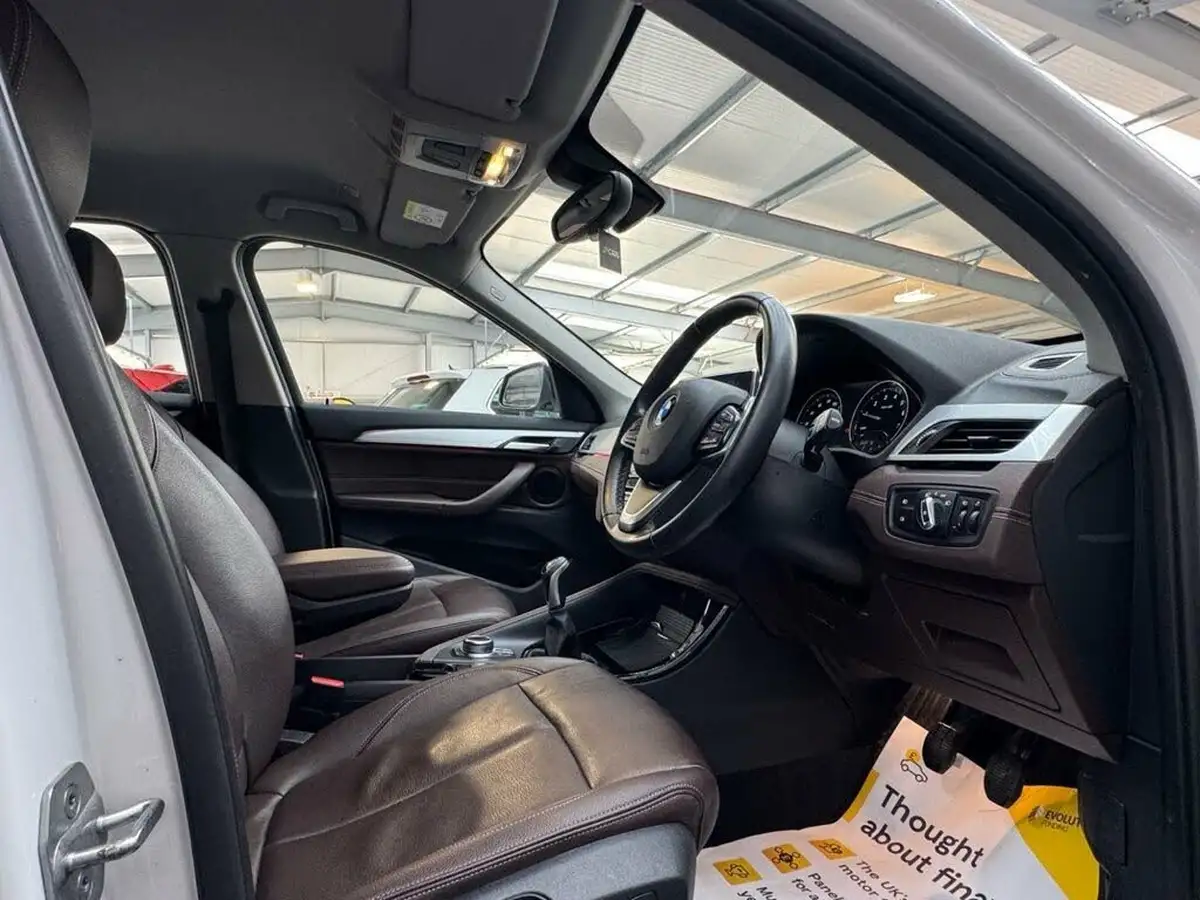2021-bmw-x1-15-sdrive18i-xline-big-11