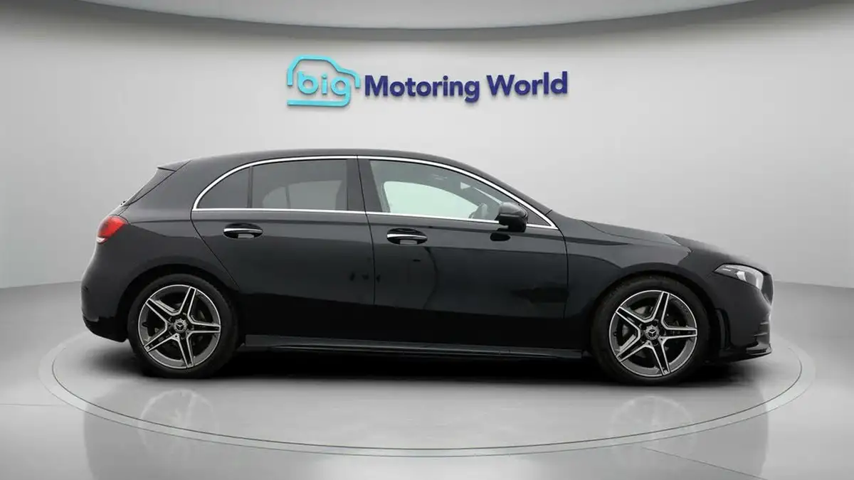 2019-mercedes-benz-a-class-20d-a200d-amg-line-premium-hatchback-5d-big-7