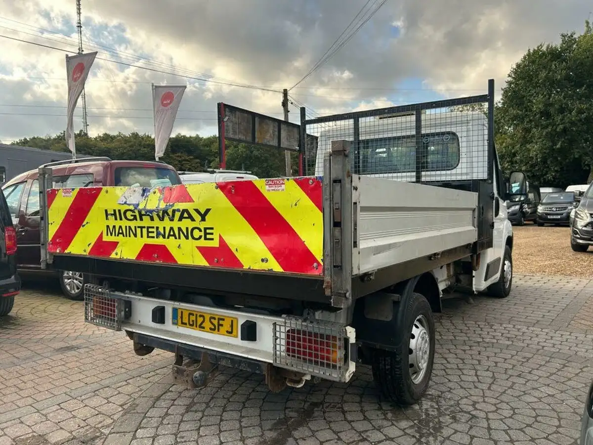 2012-citroen-relay-22td-35-mwb-chassis-cab-big-25