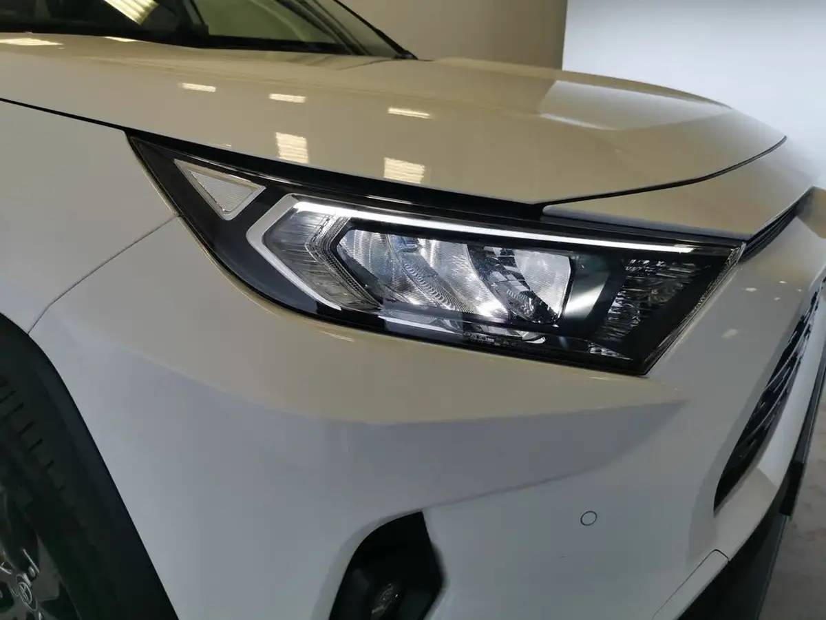 2022-toyota-rav4-25-vvt-i-design-215bhp-big-5
