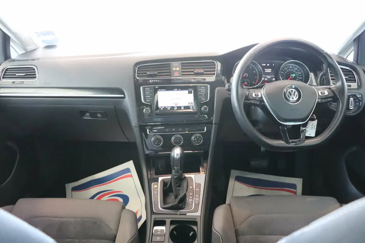 2014-volkswagen-golf-14-gt-tsi-140ps-act-hatchback-5d-1395cc-dsg-big-13