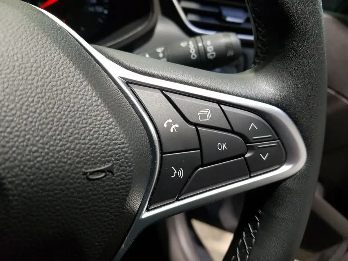 2021-renault-clio-10-tce-iconic-edition-big-14