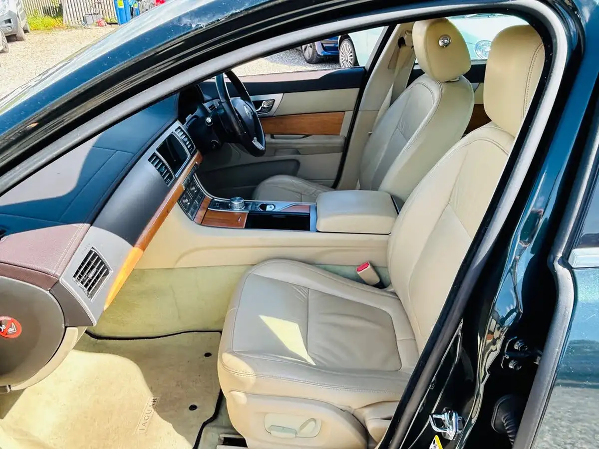 2009-jaguar-xf-30td-luxury-big-13