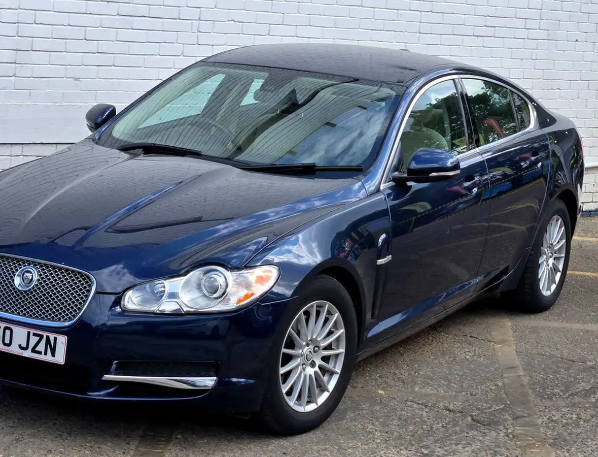 2010-jaguar-xf-30-luxury-big-27