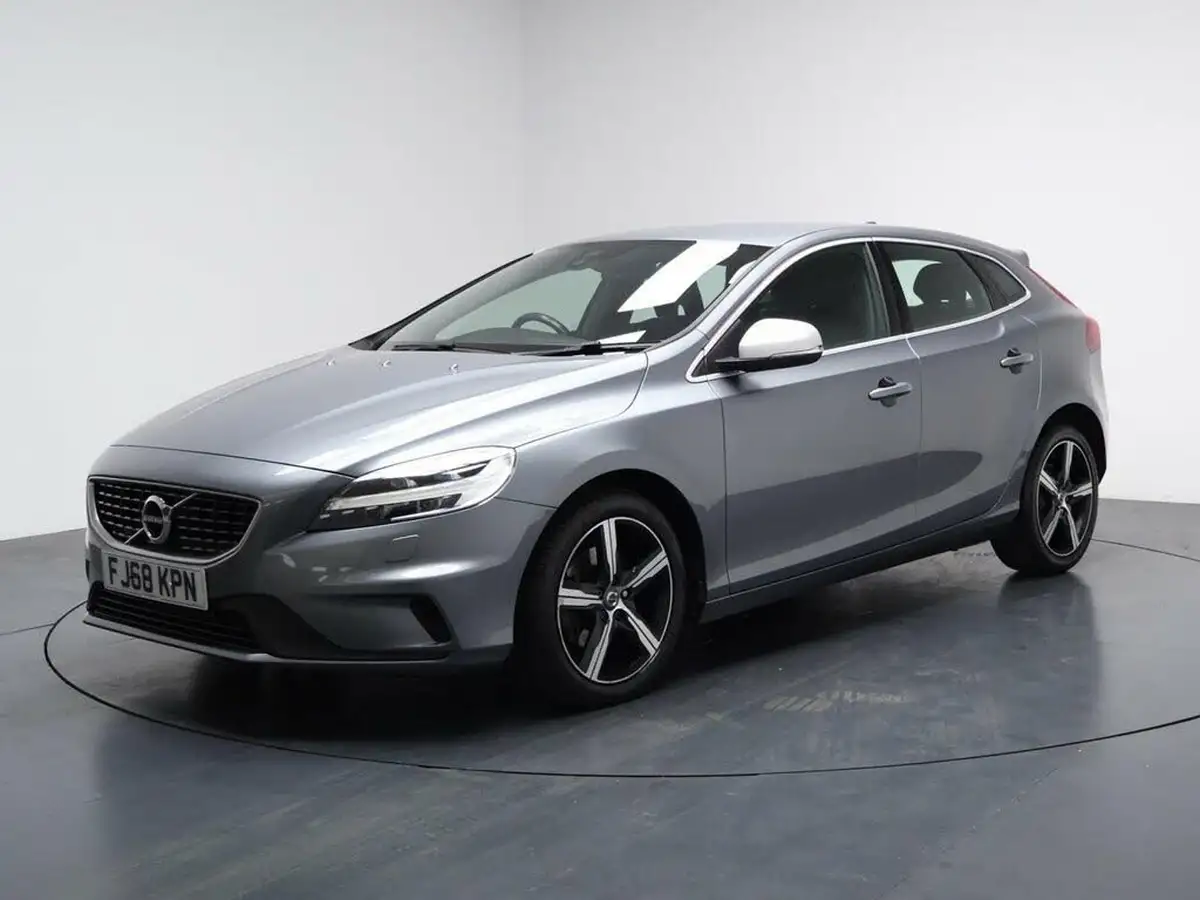 2018-volvo-v40-20-t3-r-design-nav-plus-big-5