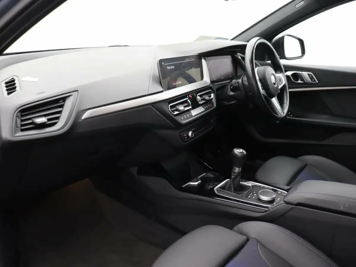 2022-bmw-1-series-15-118i-m-sport-lcp-big-18