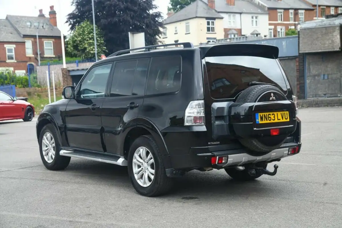 2013-mitsubishi-shogun-32td-sg3-big-4