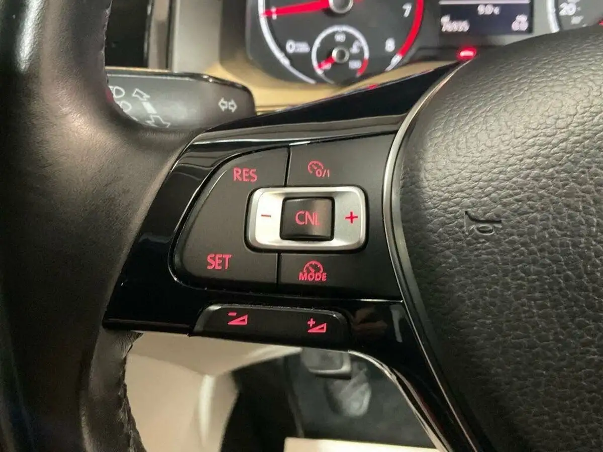 2018-volkswagen-polo-10-tsi-beats-big-39