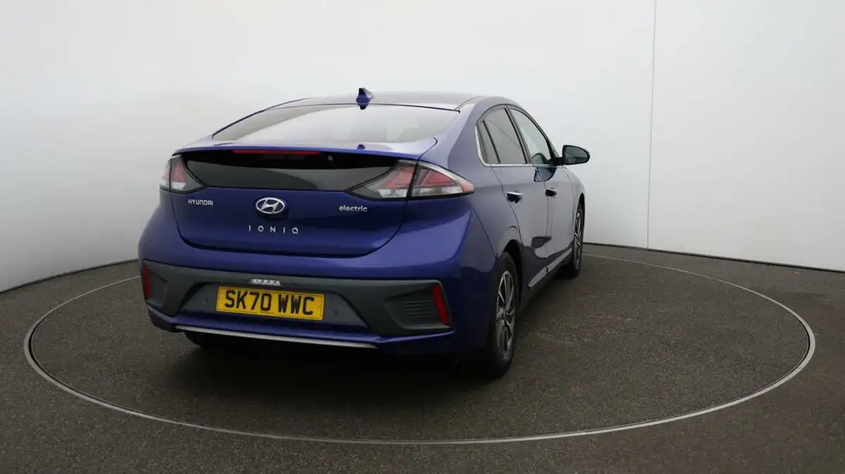 2020-hyundai-ioniq-e-premium-se-electric-100kw-big-54