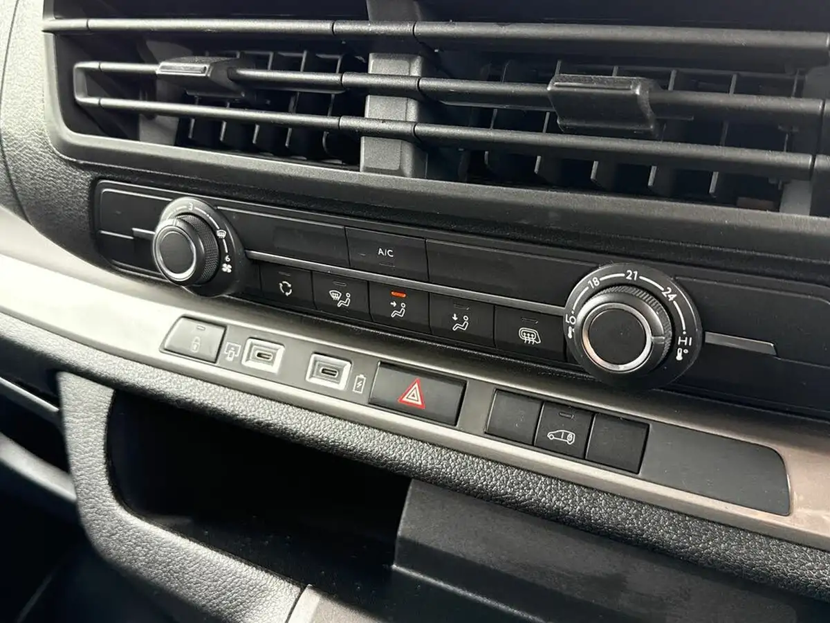 2024-vauxhall-vivaro-15td-prime-big-17