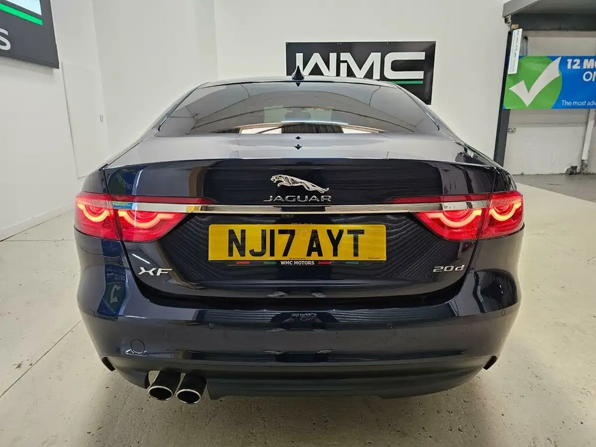 2017-jaguar-xf-20td-portfolio-180ps-saloon-4d-1999cc-auto-big-6