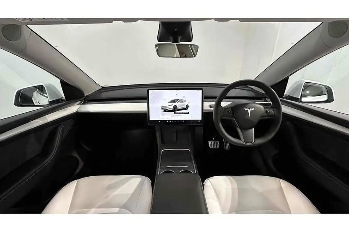 2023-tesla-model-y-e-performance-big-28