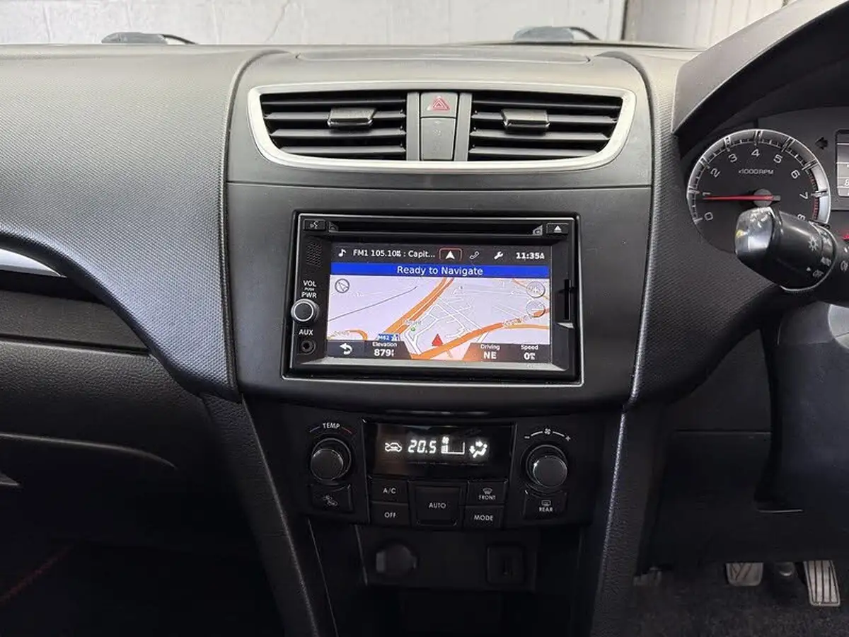 2014-suzuki-swift-12-sz4-94ps-nav-5d-big-36