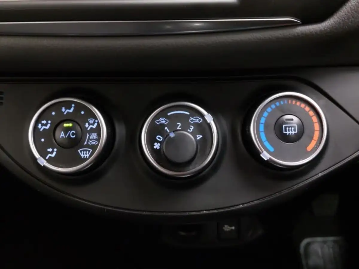 2019-toyota-yaris-15-vvt-i-icon-tech-111bhp-1496cc-big-15
